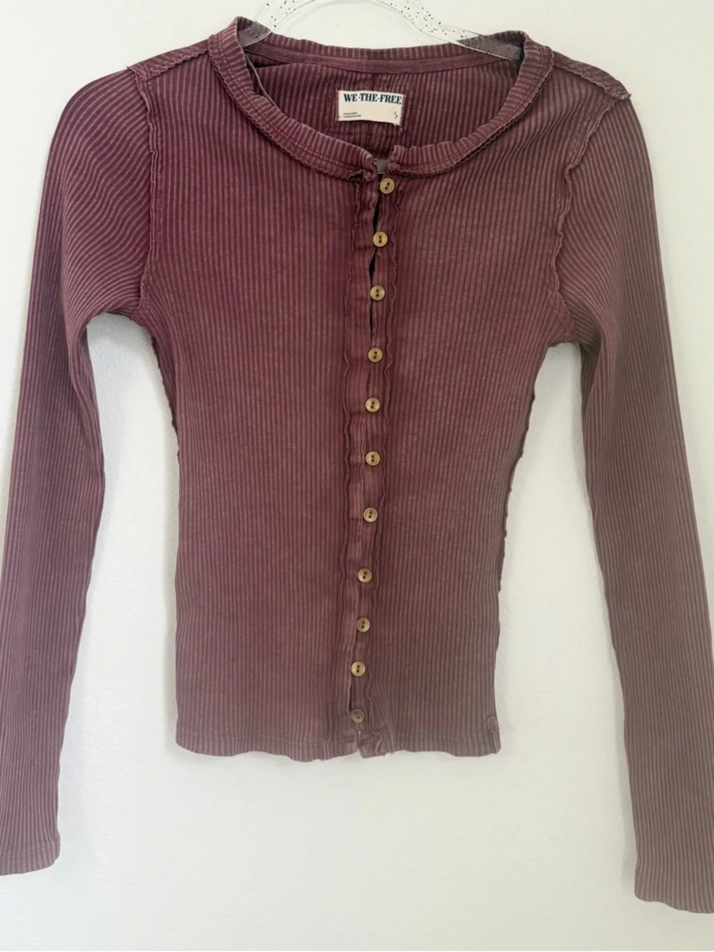 Free People Its On Cardi Raw edge Ribbed Button Down Fitted top Size S